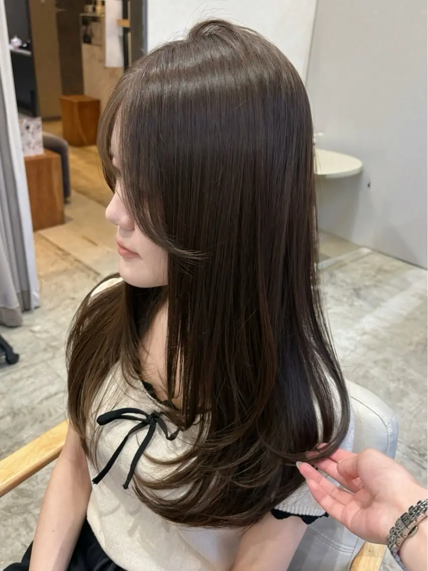 セミロング 椋 愛穂のヘアスタイル