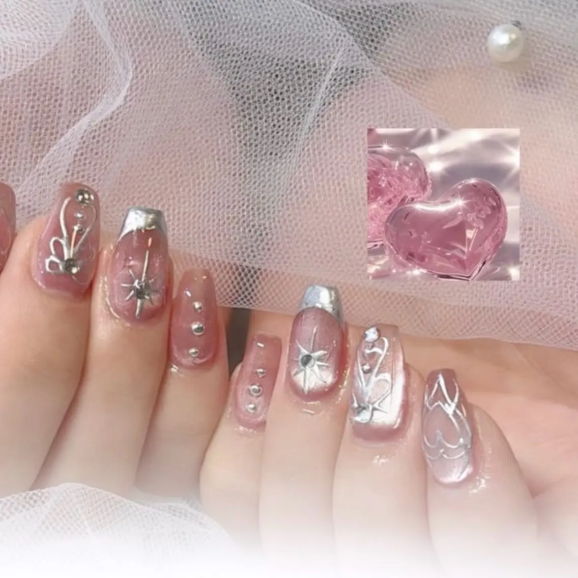 ネイル ハンドネイル 𝓇𝒶𝓃𝒶𝓃 𝓃𝒶𝒾𝓁のネイルデザイン