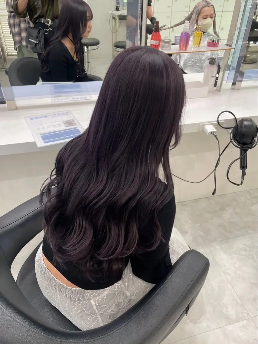 ロング カラー ヘアアレンジ ブリーチ ブリーチなしカラー 髪質改善 トリートメント 🎀RIN🎀 縮毛矯正🩶暗髪のヘアスタイル
