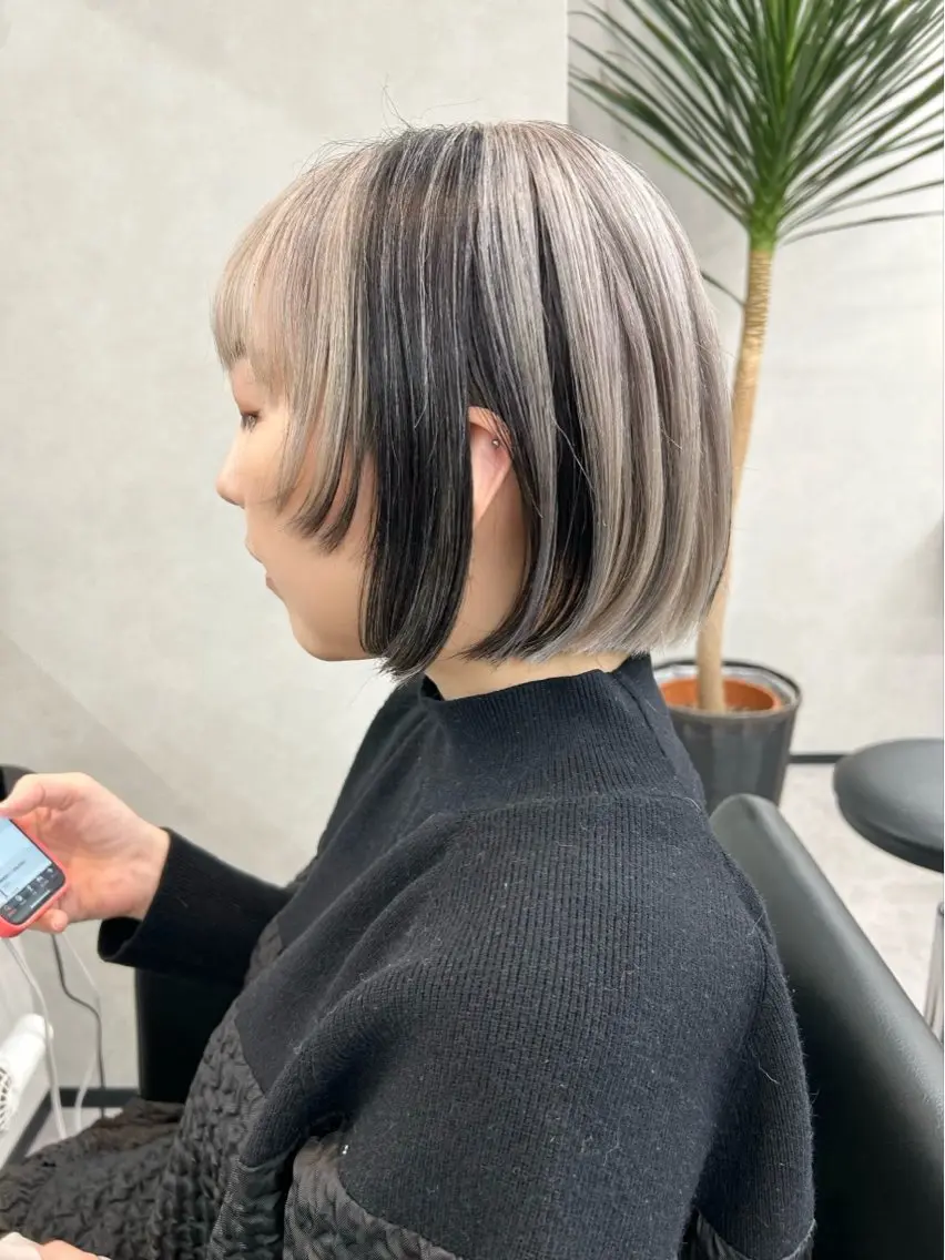 ショート カラー 黒髪 シルバー ボブ ナカジマ ナナのヘアスタイル