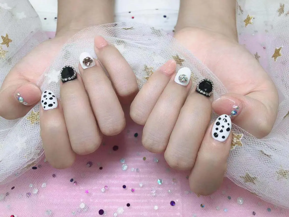 ネイル 🦋ネイルサロン ブラン🌈ゆりのネイルデザイン