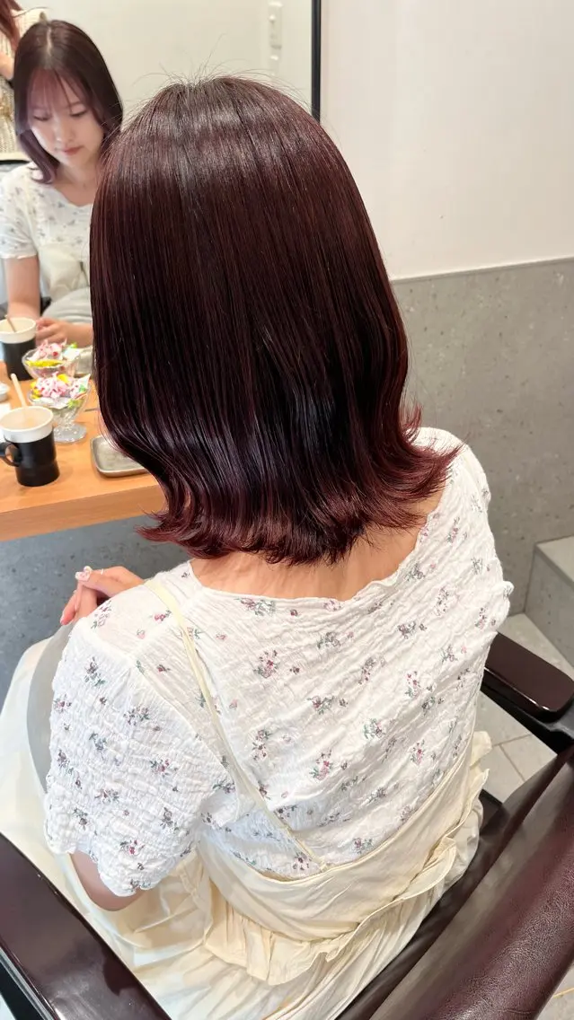 ミディアム カラー カット ヘアカラー 大人girly🛋️ 🤍yukakoのヘアスタイル