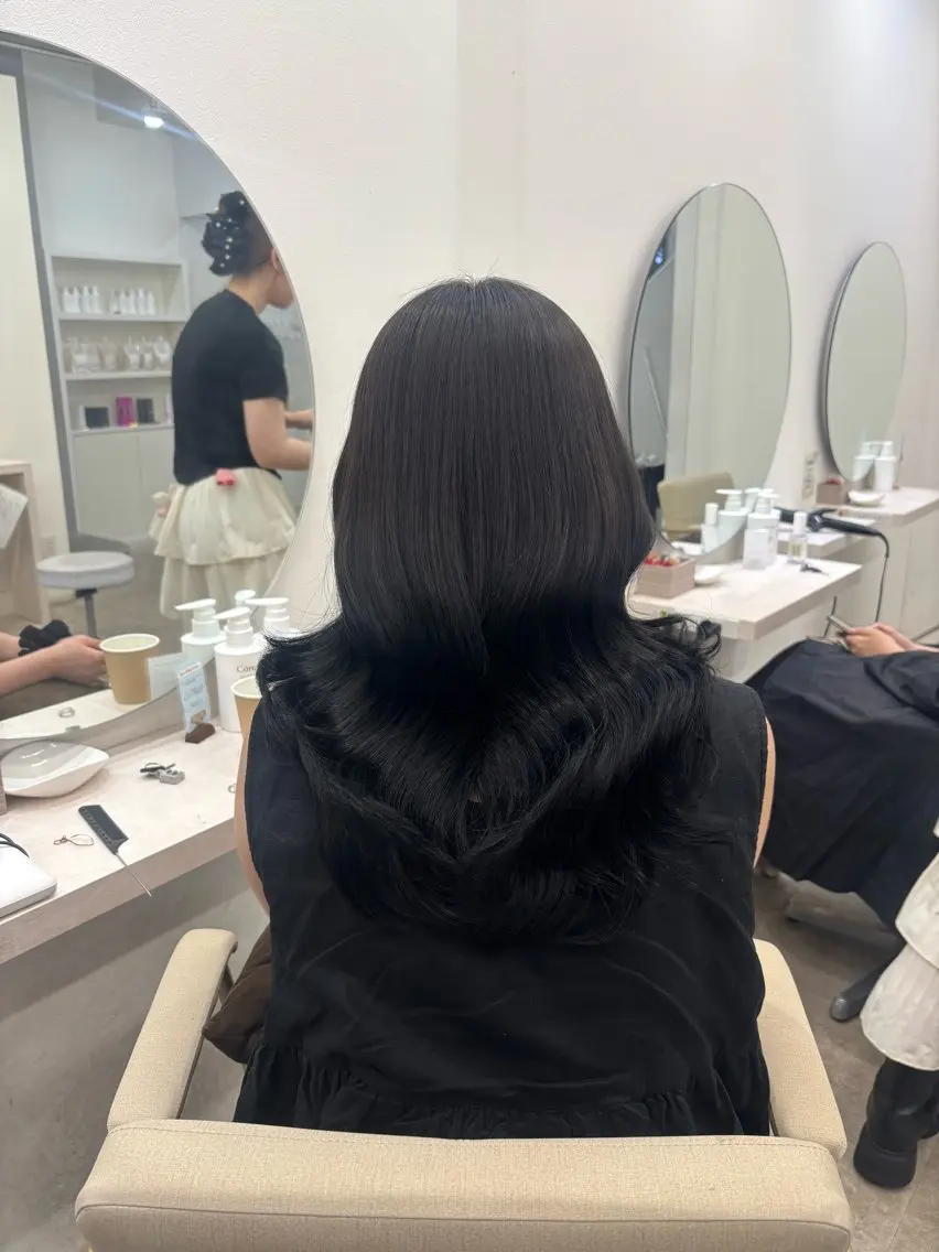 ロング カラー Core茶屋町 HINATAのヘアスタイル