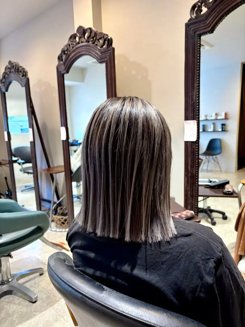 ショート ボブ レイヤーカット カット ヘアカラー 尼丁 勇磨のヘアスタイル