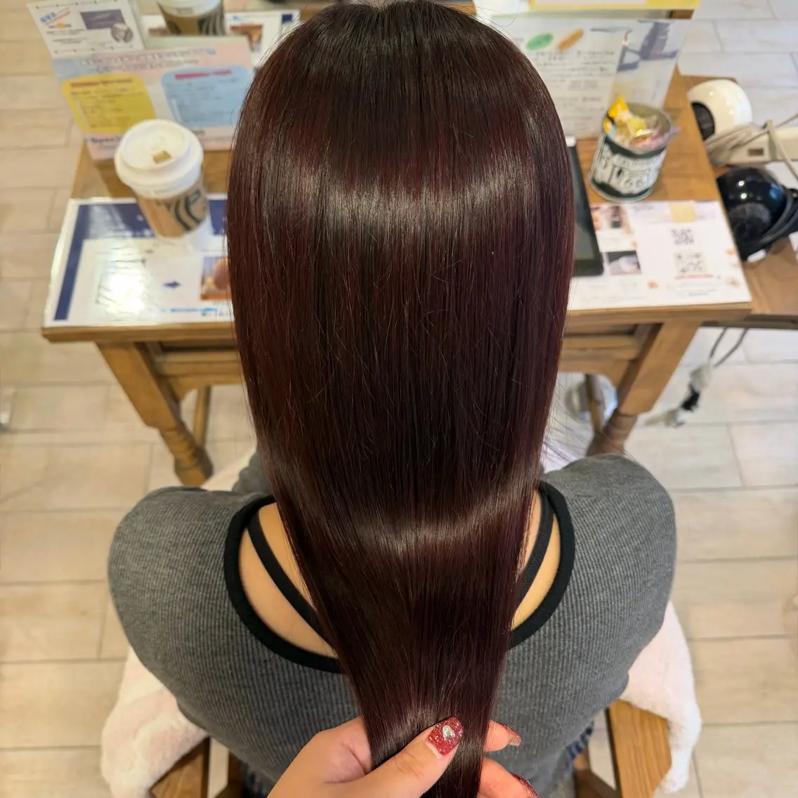 ロング ヘアカラー トリートメント 小柳 夏美のヘアスタイル
