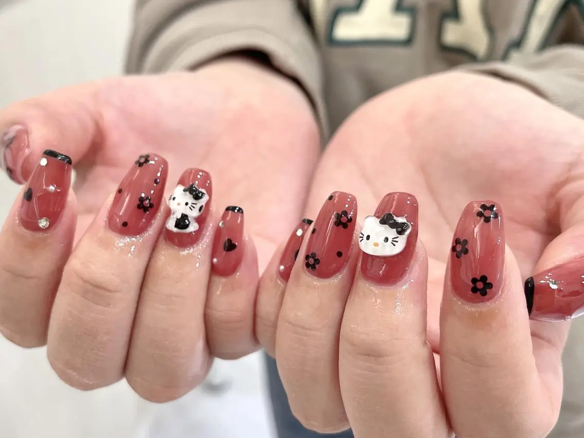 ネイル 持ち込み Shis_🦄shi 韓国風キラキラネイルのネイルデザイン