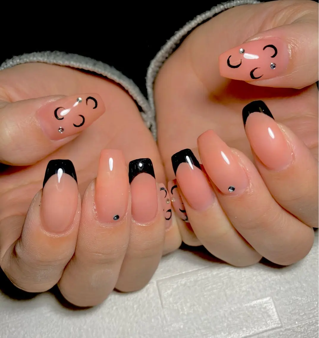 ネイル ハンドネイル Liennail 持込デザインやり放題のネイルデザイン