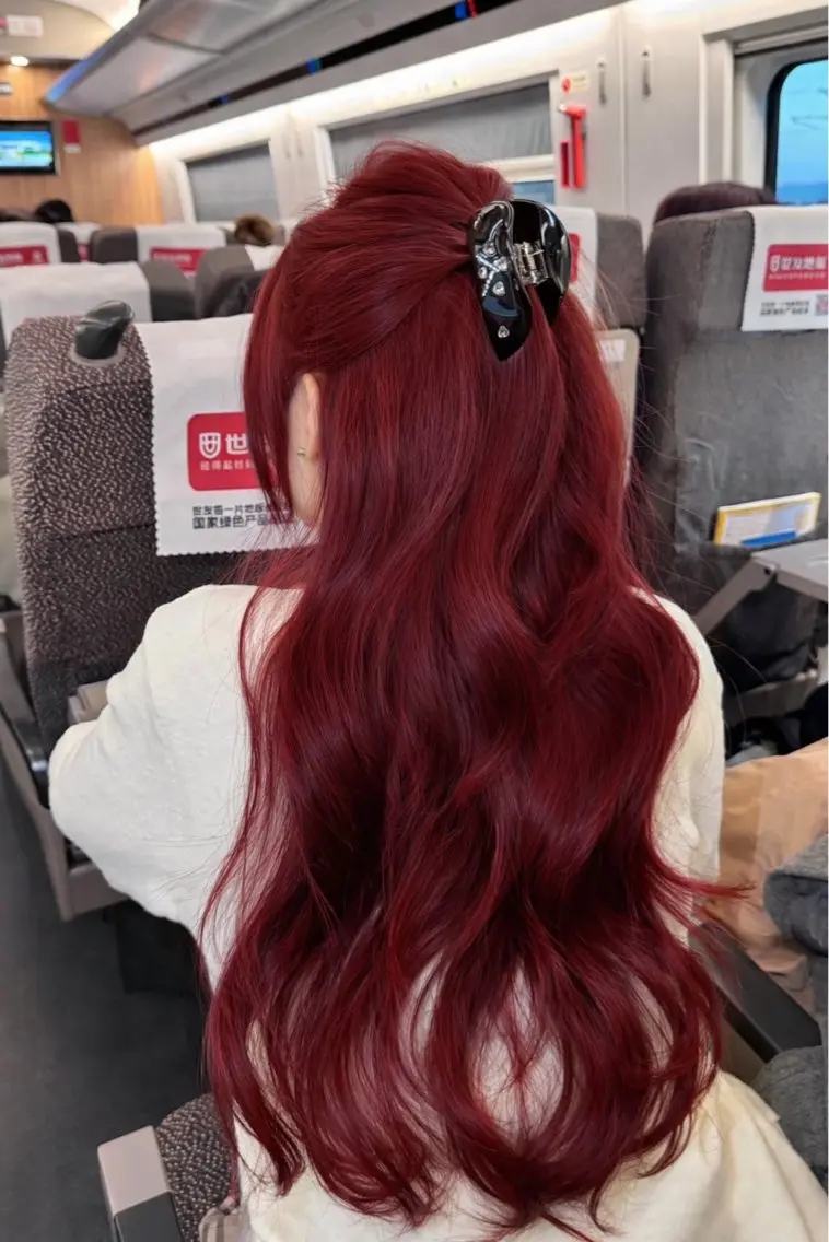 【赤髪必見!可愛い🎖️】ワインレッド、ビビットレッドカラー🍷の写真