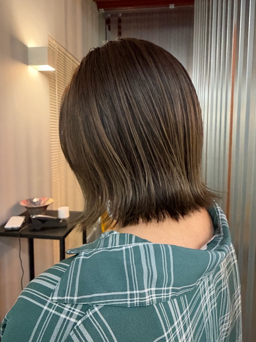 ショート ヘアカラー 岩見 和のヘアスタイル