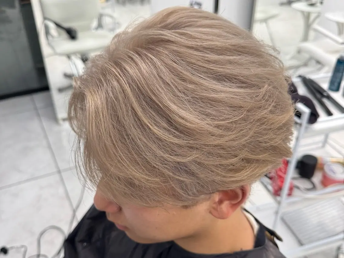ショート カラー メンズ メンズブリーチ ベージュカラー ブリーチ ミルクティーベージュ ホワイトミルクティーベージュ ヘアカラー 🔥メンズ特化美容師 🔥石川大雅のヘアスタイル