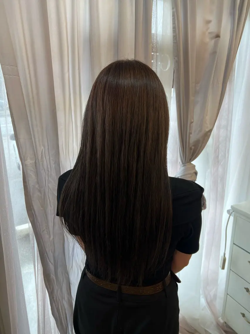 ロング カラー ブラウンカラー ダークブラウン 新城 奈央のヘアスタイル