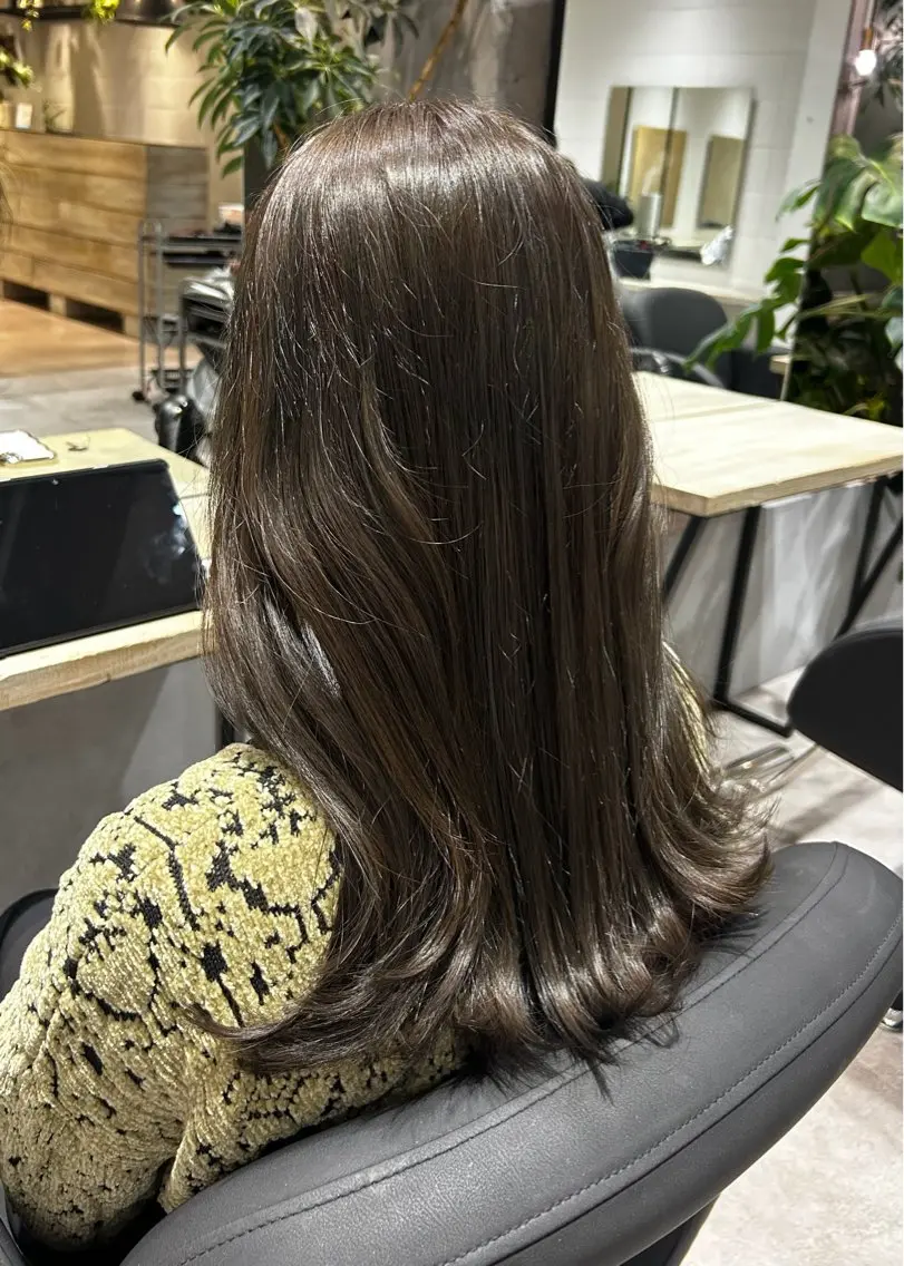 セミロング カット ヘアカラー トリートメント SAHO /縮毛矯正 /オリーブ🌿のヘアスタイル