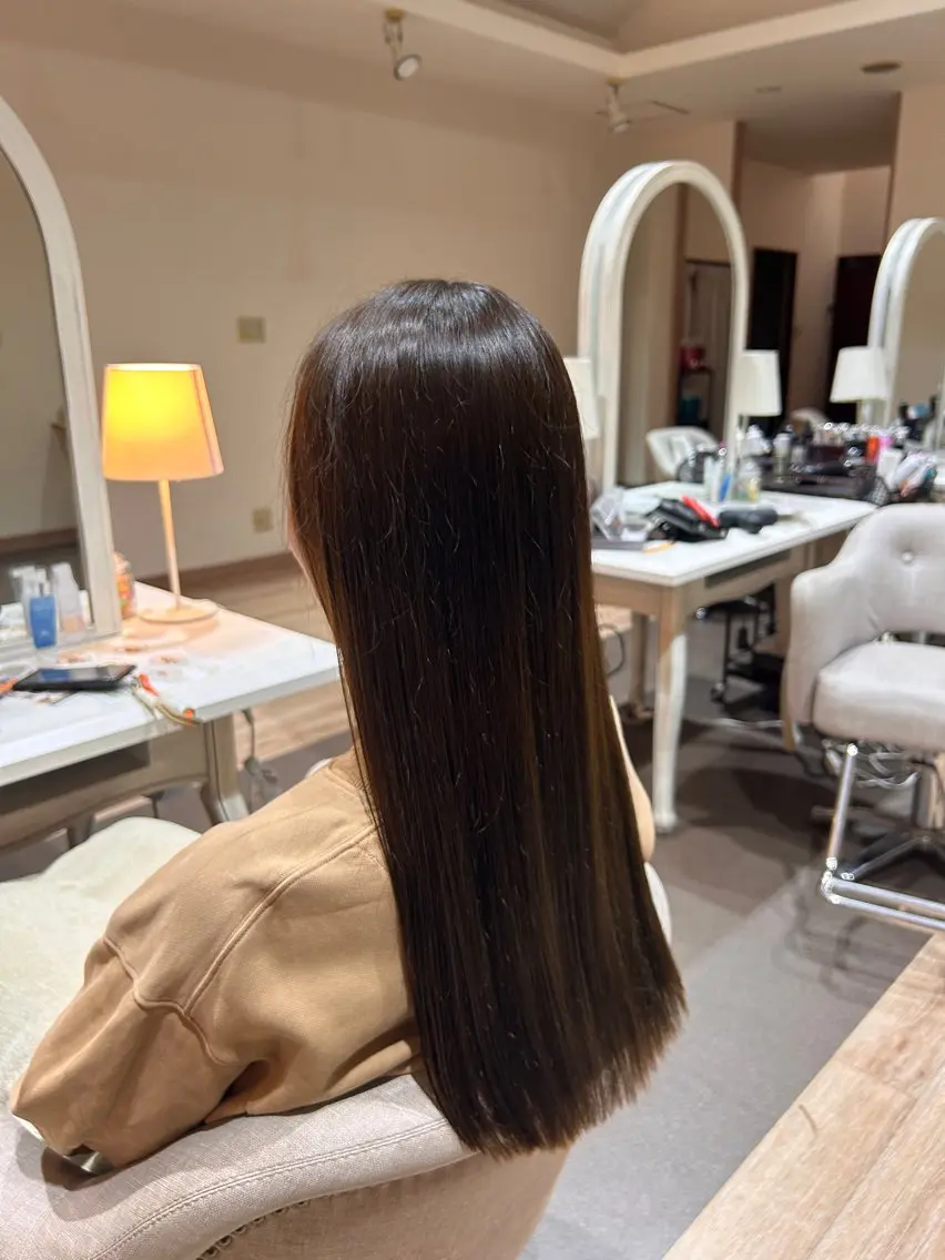 ロング ヘアカラー 小島 瑚白のヘアスタイル