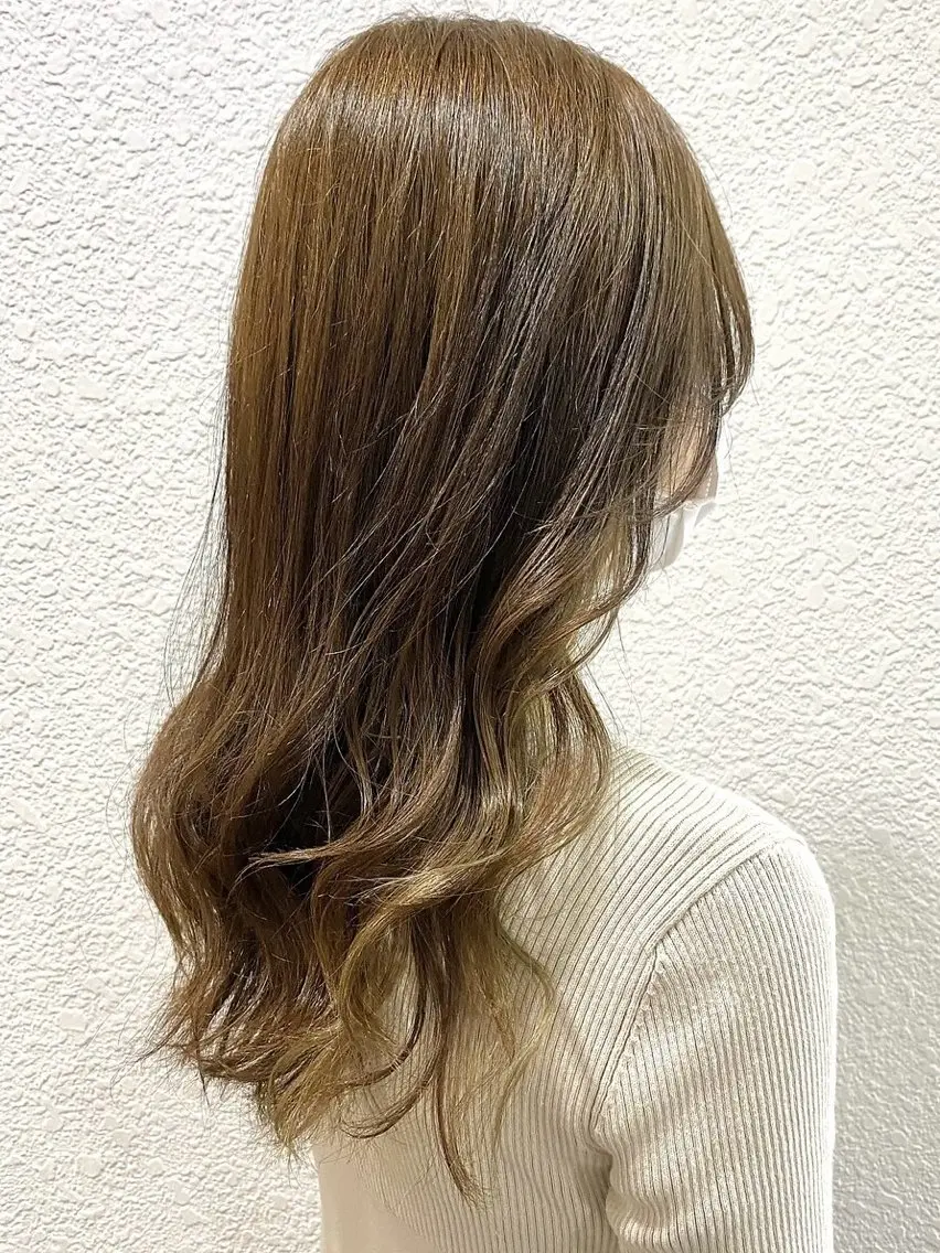 ロング カラー ベージュカラー ブリーチ ダブルカラー ブリーチなしカラー くびれヘア ヘアカラー トリートメント レイヤーカット☆顔ま わりカット*田村りおのヘアスタイル