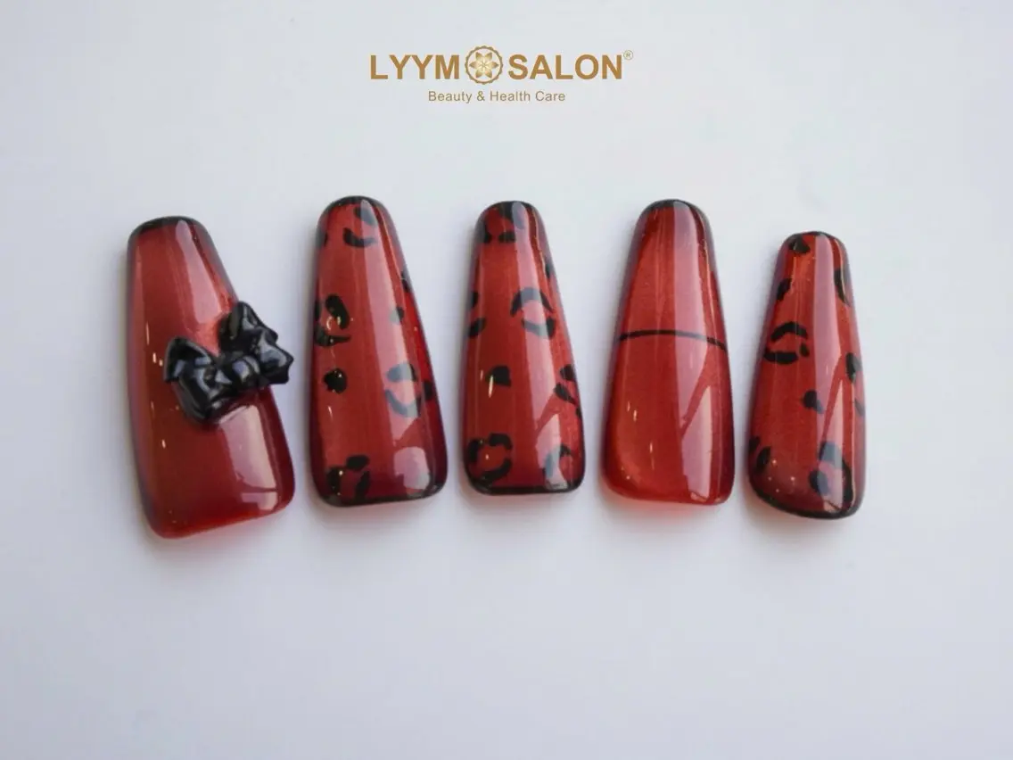 ネイル アニマル柄 韓国ネイル 赤色 リボン ハンドネイル LYYM Salonのネイルデザイン