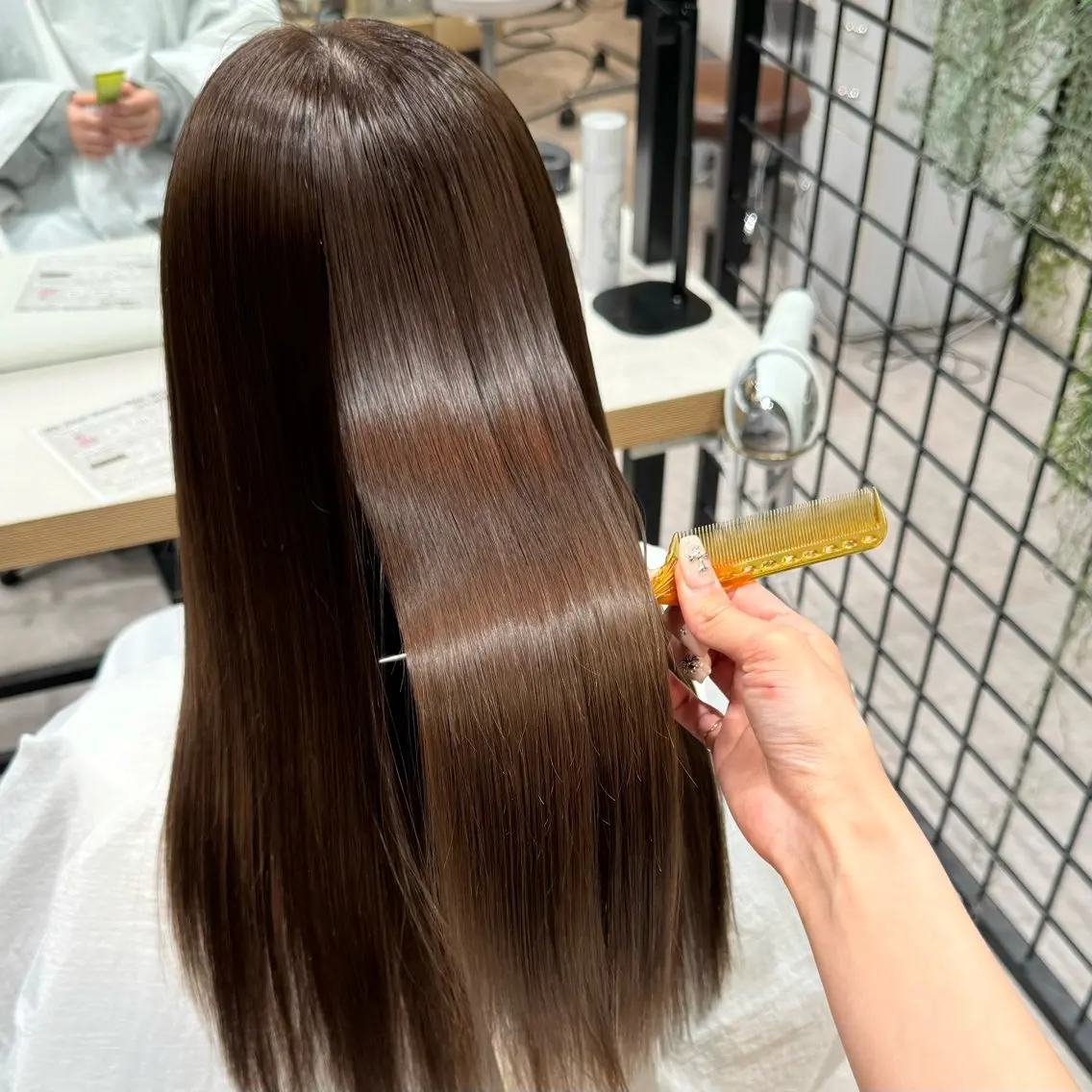 【☆学割U24☆】癖毛の方におすすめ艶々縮毛矯正トリートメント付き✨️の写真