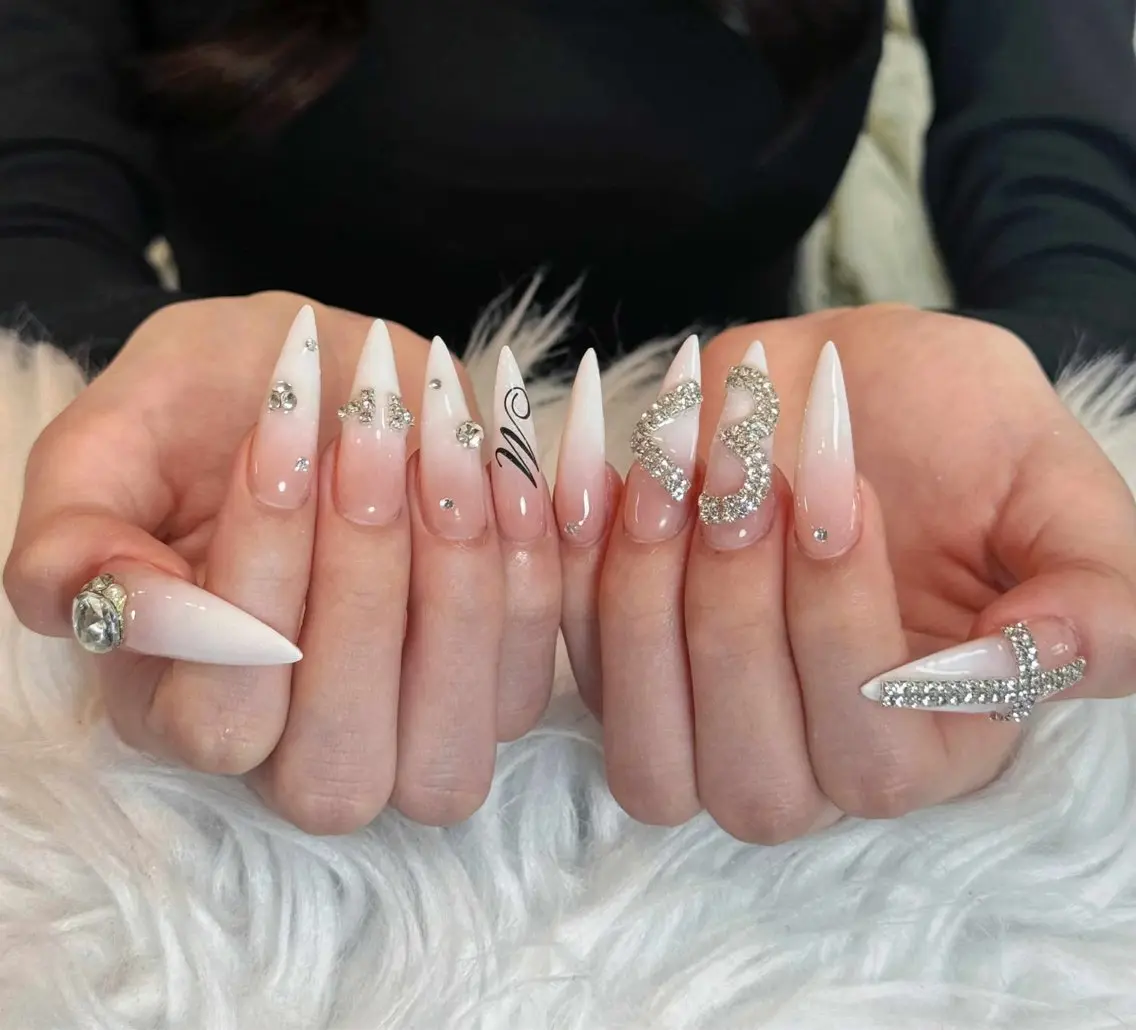ネイル オーロラネイル ボルドー ブラウン 氷ネイル・うるうるネイル キラキラネイル ハンドネイル Julli NailStudioのネイルデザイン