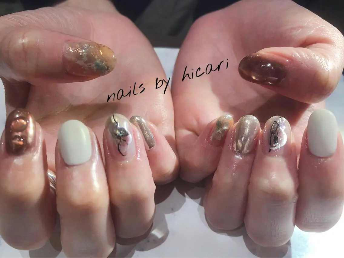ショート カラー ネイル マツエク・マツパ illum hicariのネイルデザイン