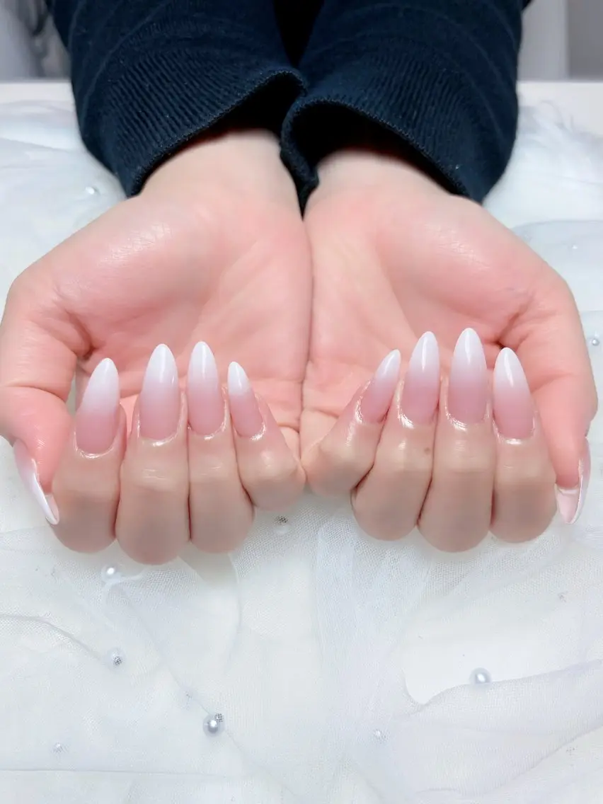 ネイル 韓国ネイル マグネットネイル 持ち込み ニュアンスネイル シンプルネイル ハンドネイル Huyn Nail Shinjyukuのネイルデザイン
