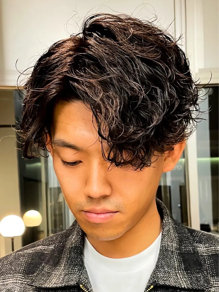 パーマ メンズ センターパート メンズパーマ 波巻きパーマ 中川 稜のヘアスタイル