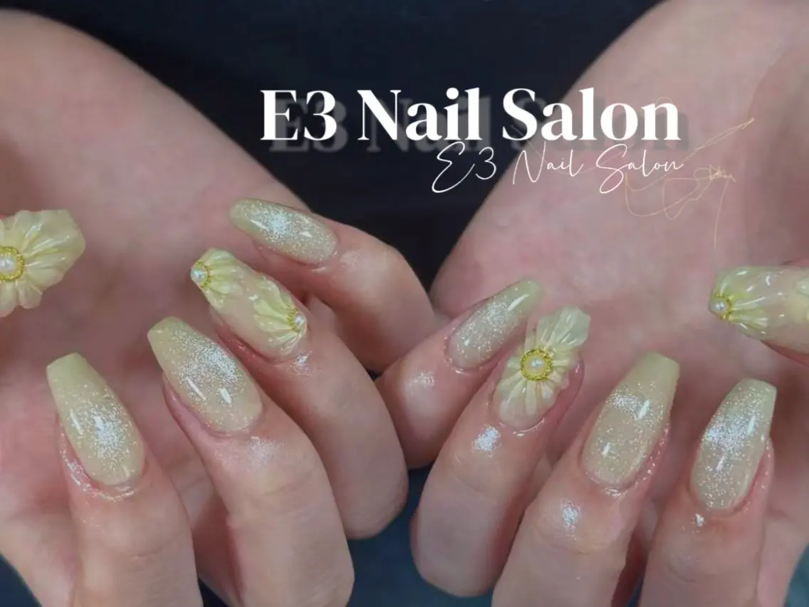 ネイル 桜ネイル フレンチネイル ジェルネイル ガラスフレンチ グラデーション ハンドネイル E3 Nail Salonのネイルデザイン