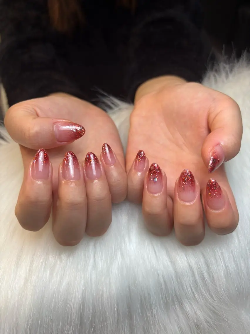 ネイル グラデーション キラキラネイル ワンカラーネイル 冬ネイル Jenn Nail Salonのネイルデザイン