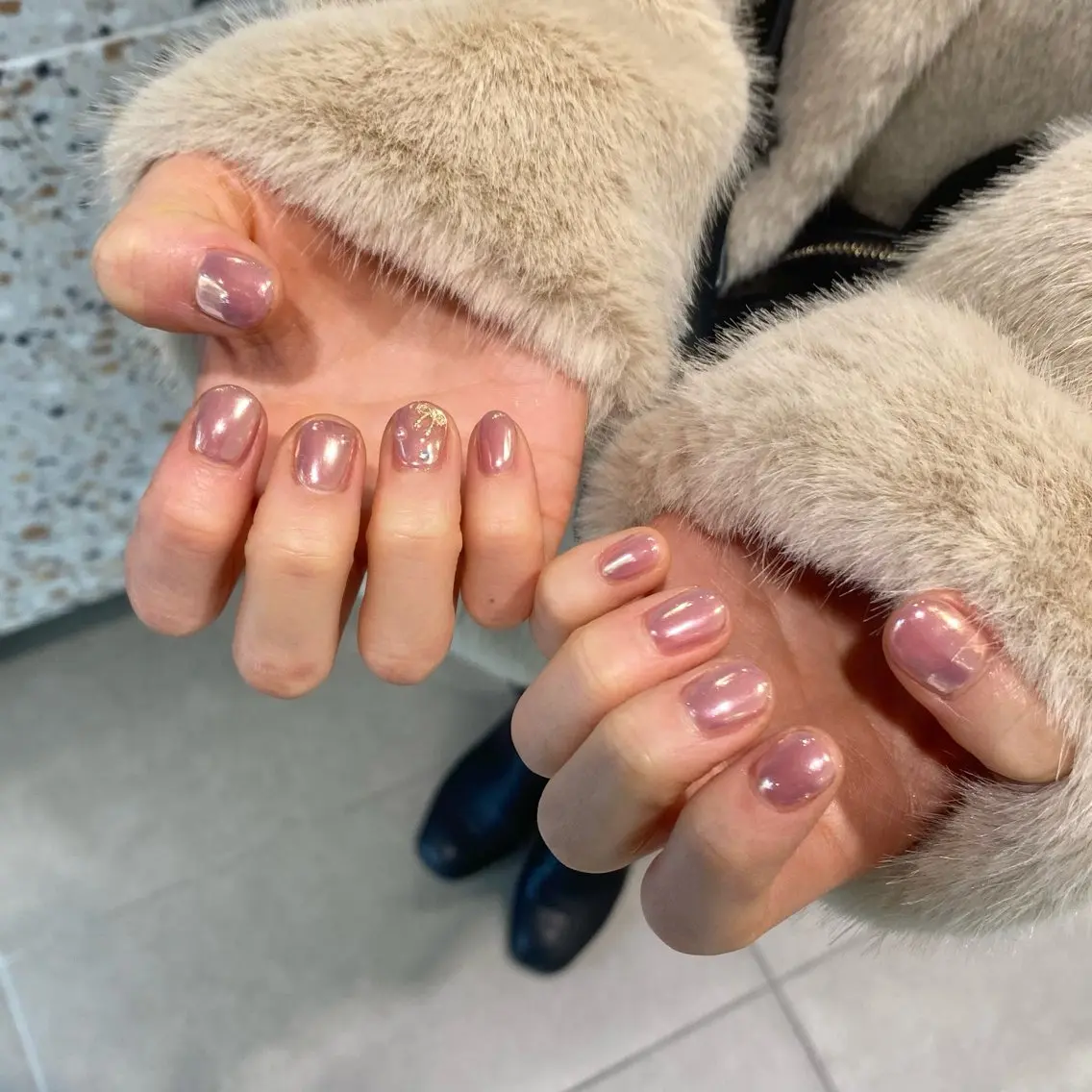 ネイル ミラーネイル ピンク リボン ホワイト WAVY airiのネイルデザイン