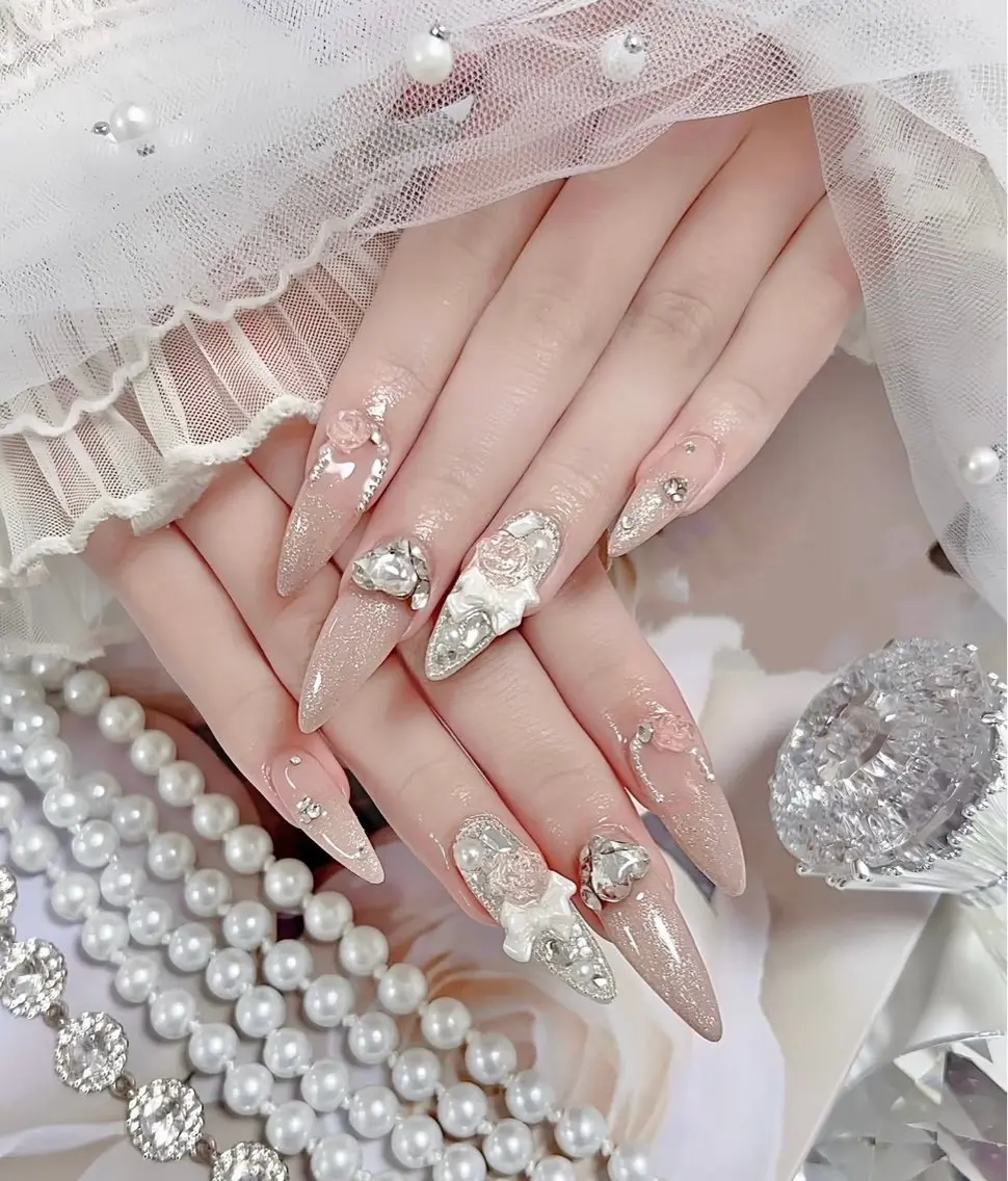 ロング 外国人風カラー 韓国風ヘア ハンドネイル E🌷nail 長さだし専門店のネイルデザイン