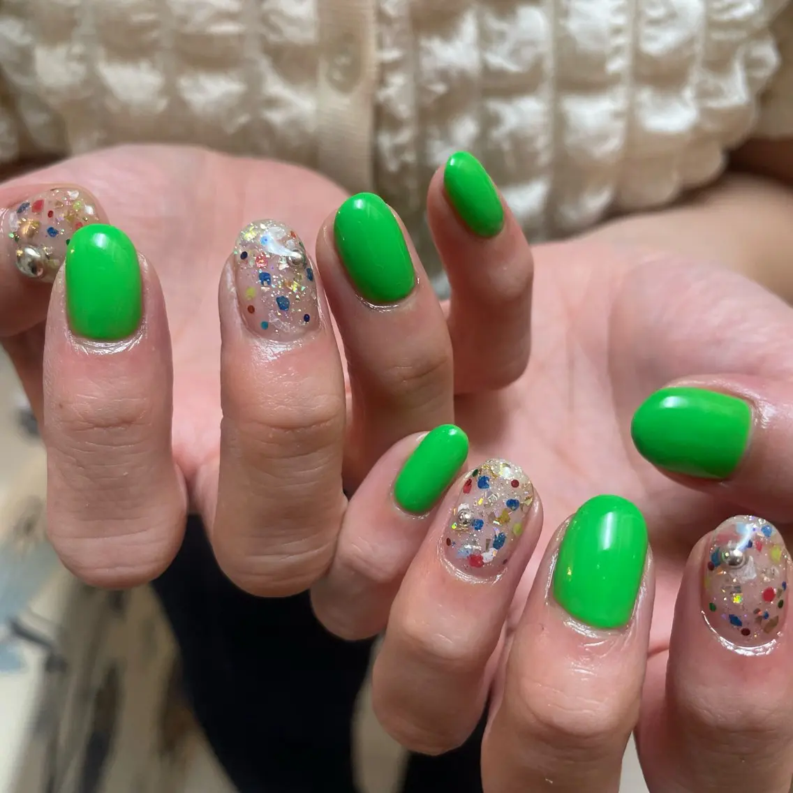 ネイル ハンドネイル カメレオン京橋🌻 草葉由佳のネイルデザイン