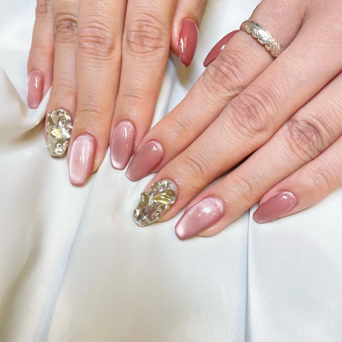 ネイル ピンク ストーンネイル ハンドネイル ui nailのネイルデザイン