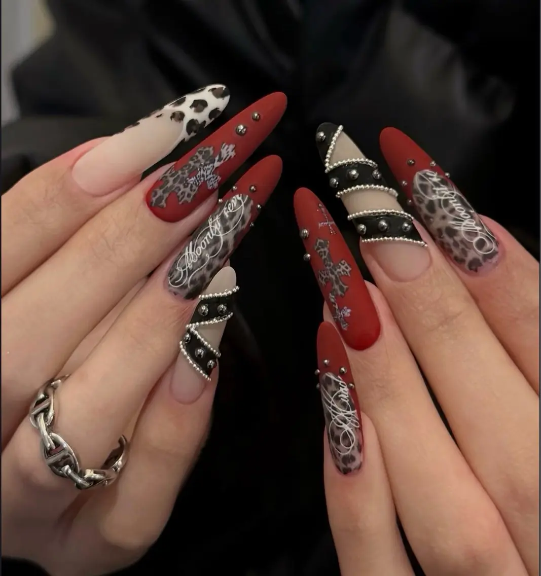 ネイル ガーリー キラキラネイル 韓国ネイル ロングネイル シンプルネイル ハンドネイル Genie Mika Nailsのネイルデザイン