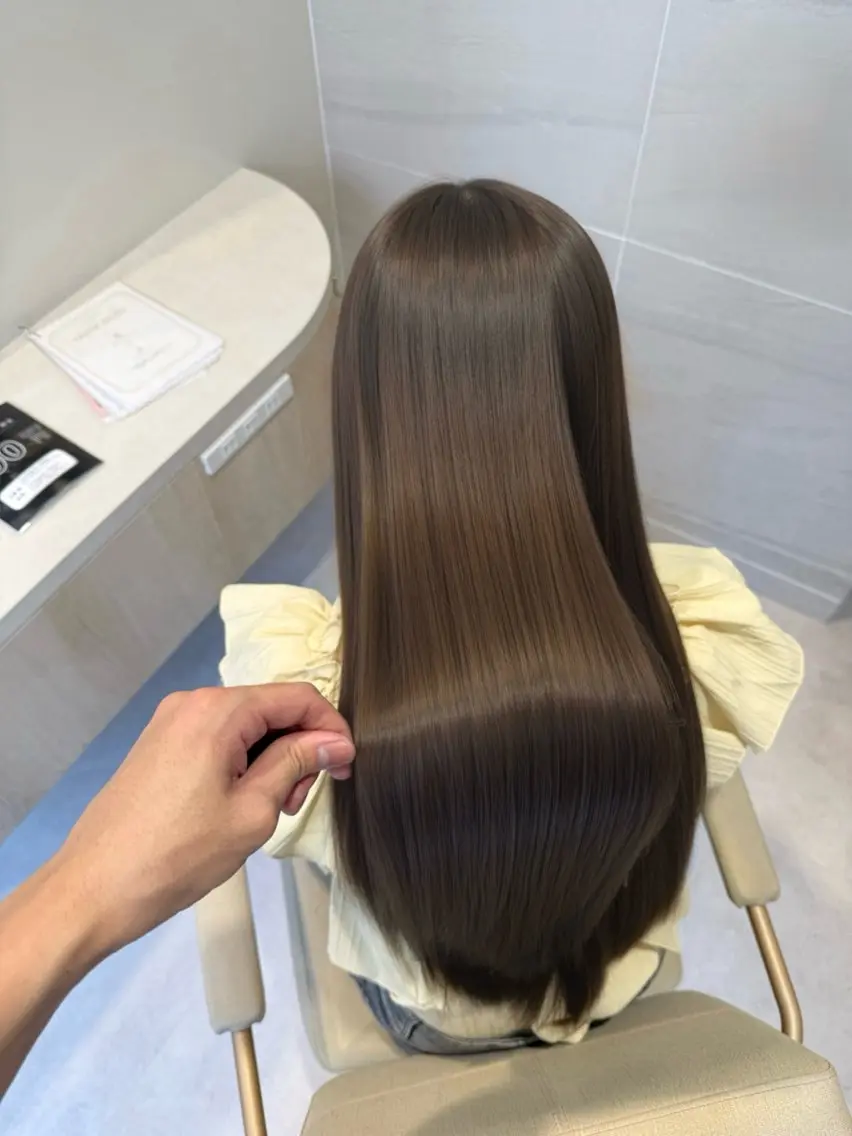 ロング カラー イルミナカラー 縮毛矯正 カット ヘアカラー 縮毛矯正 トリートメント 透明感カラー🌿 グレージュ🐺陽介のヘアスタイル