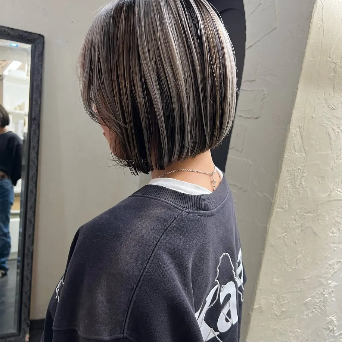 ショート カラー ブリーチ デザインカラー インナーカラー ボブ 大久保 佳那のヘアスタイル
