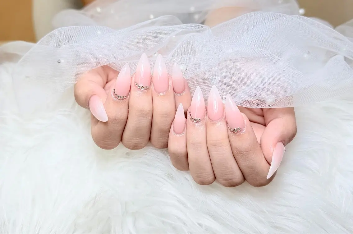 ネイル チークネイル 長さ出し フットネイル 韓国ネイル マグネットネイル ハンドネイル ハンドケア AN NAIL 高田馬場_HOAのネイルデザイン