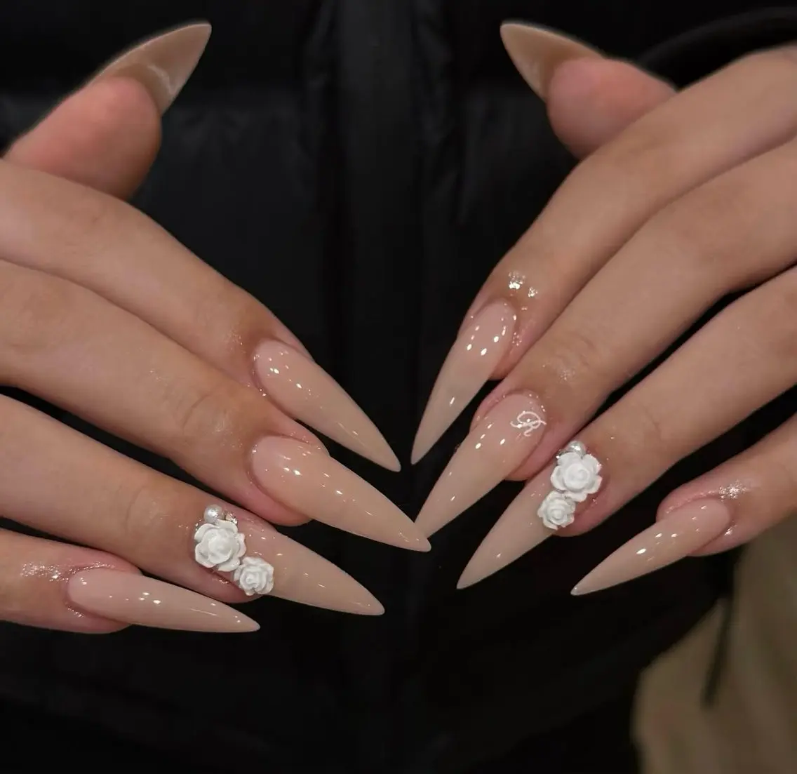 🎀チップスカルプワンカラー/ラメグラデーション+パーツ2個🎀の写真