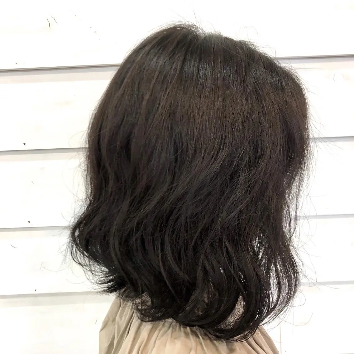 ミディアム カラー アッシュ 菅沢 奈生のヘアスタイル