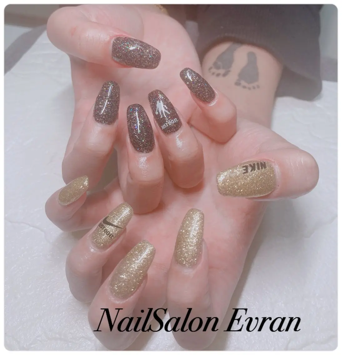 ネイル アートネイル フレンチネイル マグネットネイル 持ち込み ニュアンスネイル ハンドネイル Nail salon Evranのネイルデザイン