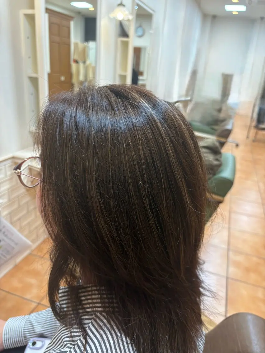 カラー ハイライトカラー 荒牧 咲良のヘアスタイル
