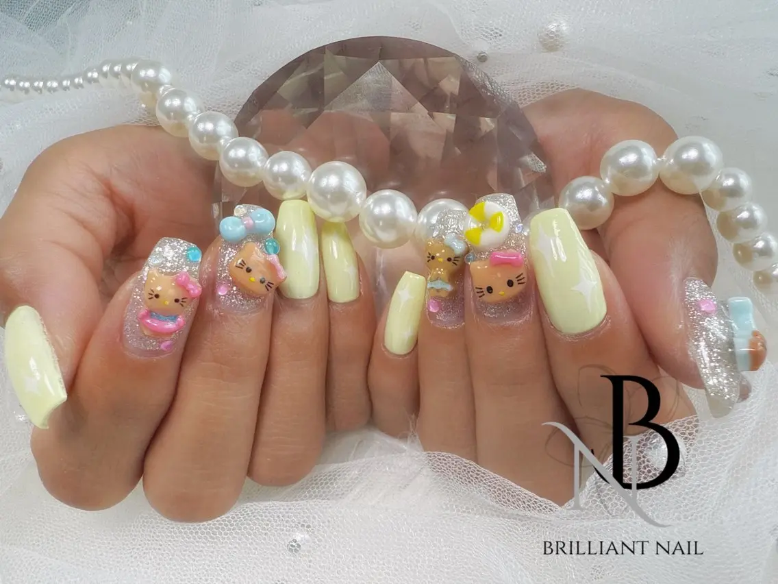 ミディアム ハンドネイル ハンドケア brilliant nail💎あやのネイルデザイン
