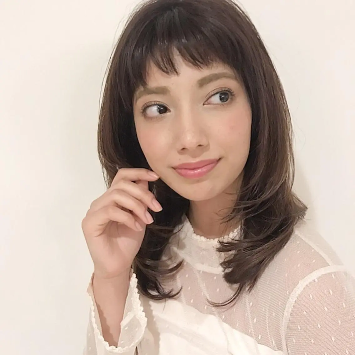 セミロング 顔周りカット 伊 杏のヘアスタイル