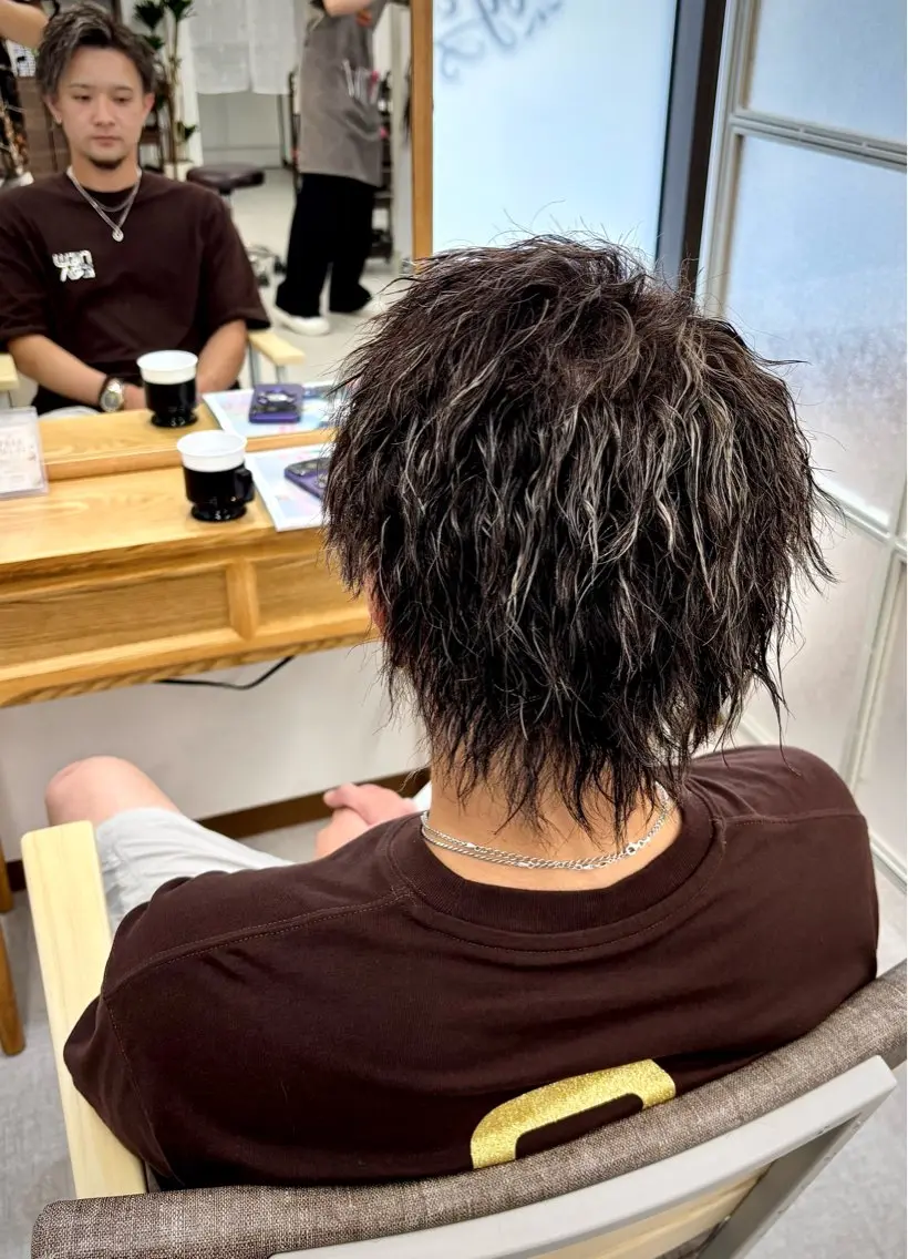 ショート カラー パーマ メンズ メンズハイライト ハイライトカラー ハイライト カット ヘアカラー パーマ 峯 渉人のヘアスタイル