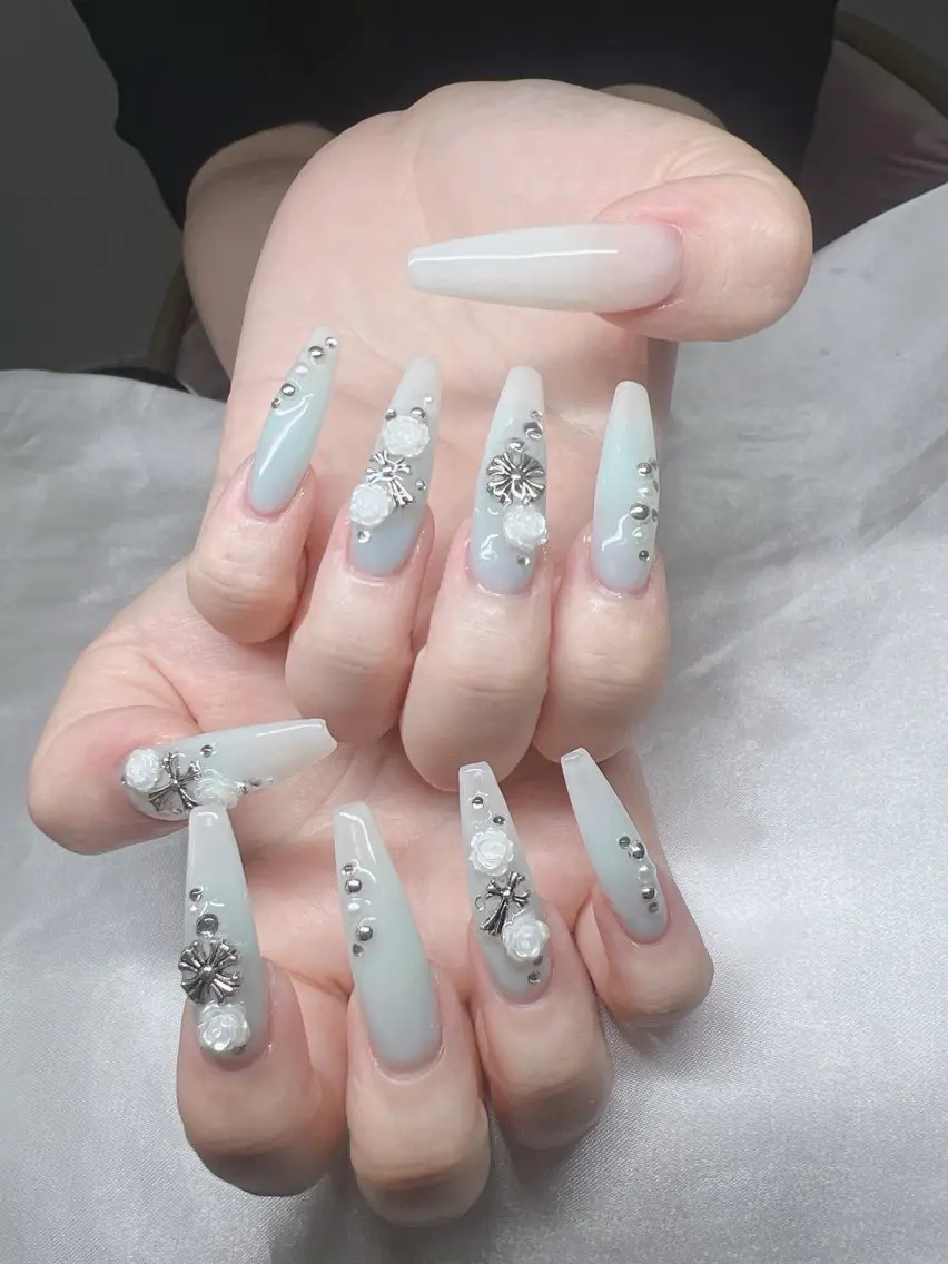 ネイル 長さ出し グラデーション キラキラネイル マグネットネイル ニュアンスネイル Lee Nails チップ長さだし専門店のネイルデザイン