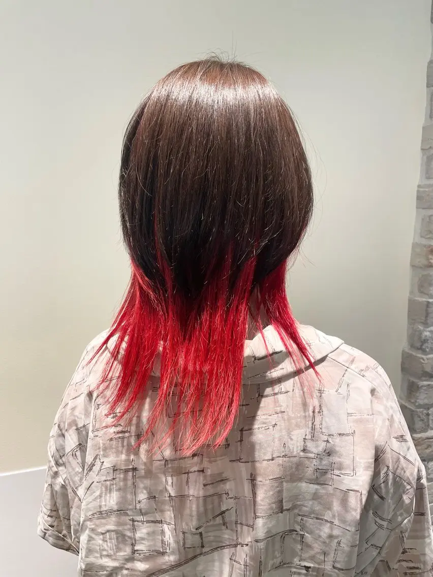 セミロング カラー インナーカラー レッドカラー 艶カラー/インナー /グラデ/大西小百合のヘアスタイル