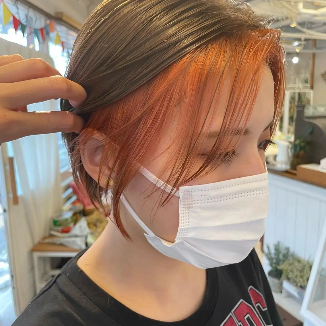 ショート カラー ベージュカラー ブリーチ ケアブリーチ ダブルカラー オレンジ インナーカラー 推し ブリーチ 髪質改善のヘアスタイル
