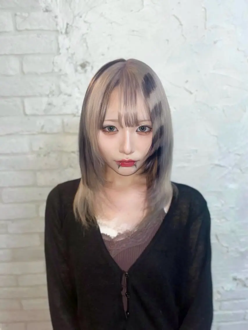ミディアム カラー ヘアカラー デザインカラー🍬✨ 透明感カラー✨ナナのヘアスタイル