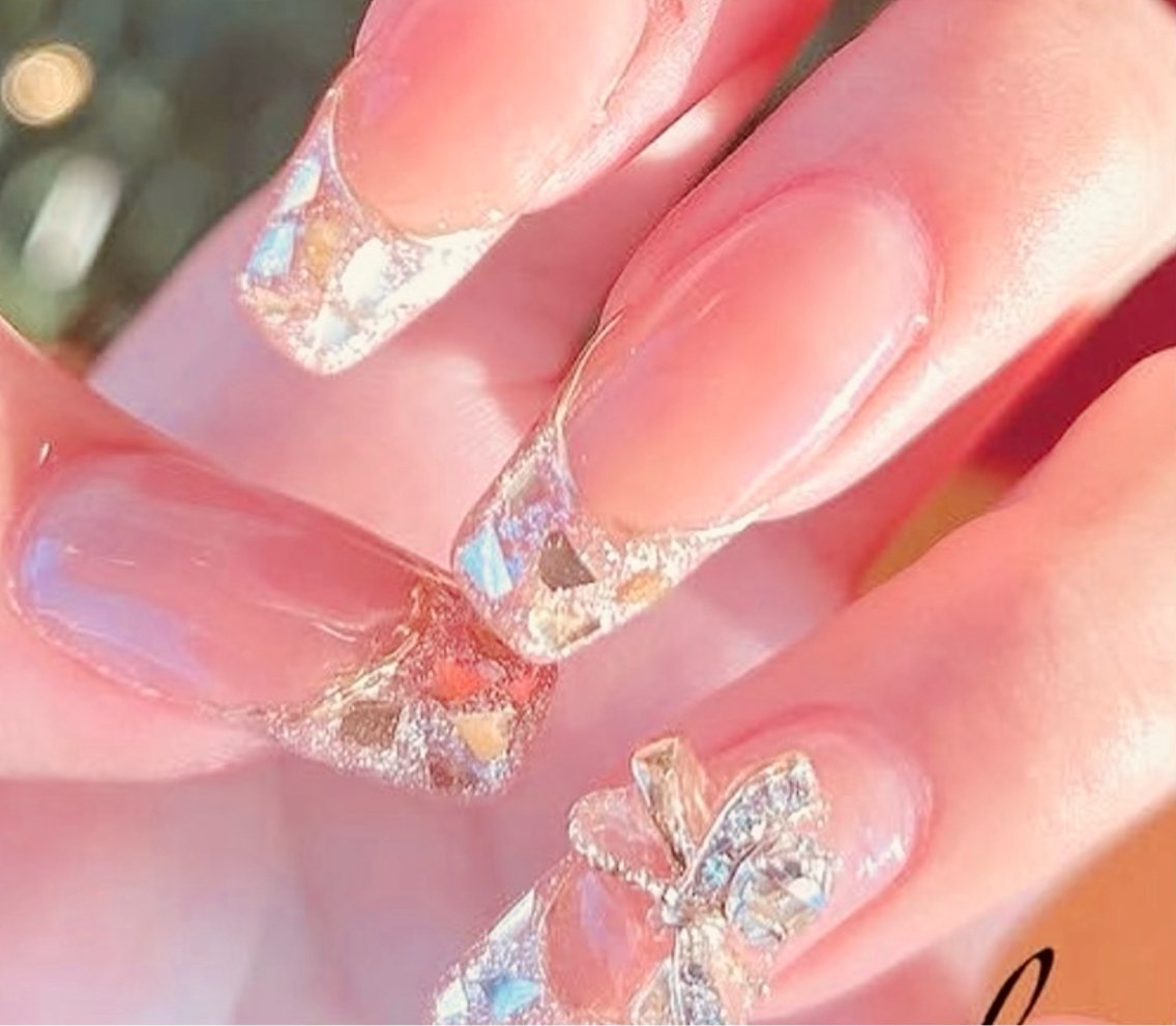ネイル フレンチネイル ガラスフレンチ nail salon Rucheruのネイルデザイン