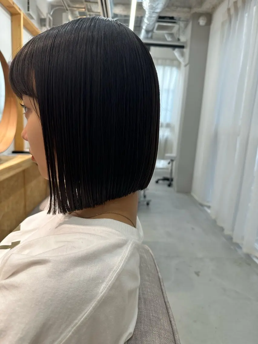 ショート 切りっぱなしボブ ボブ 松本 莉央のヘアスタイル