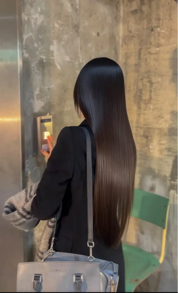 セミロング カット 縮毛矯正 トリートメント 美髪矯正 透明感 カラー⭐️ユウキのヘアスタイル