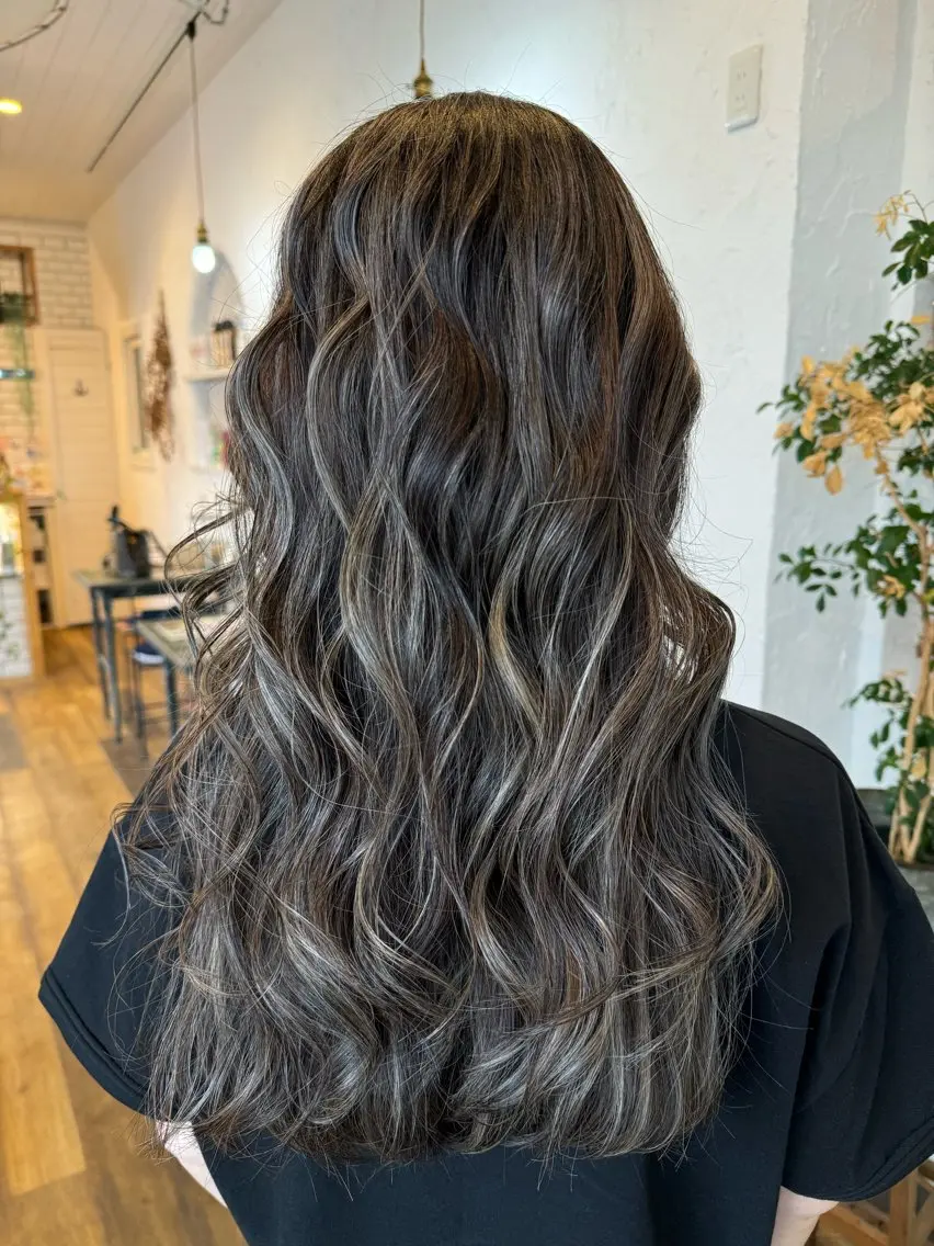 ロング カラー バレイヤージュ ハイライトカラー 外国人風カラー ハイライト レイヤーカット ヘアカラー 🌸小掛🌸 豊橋外国人風カラーのヘアスタイル