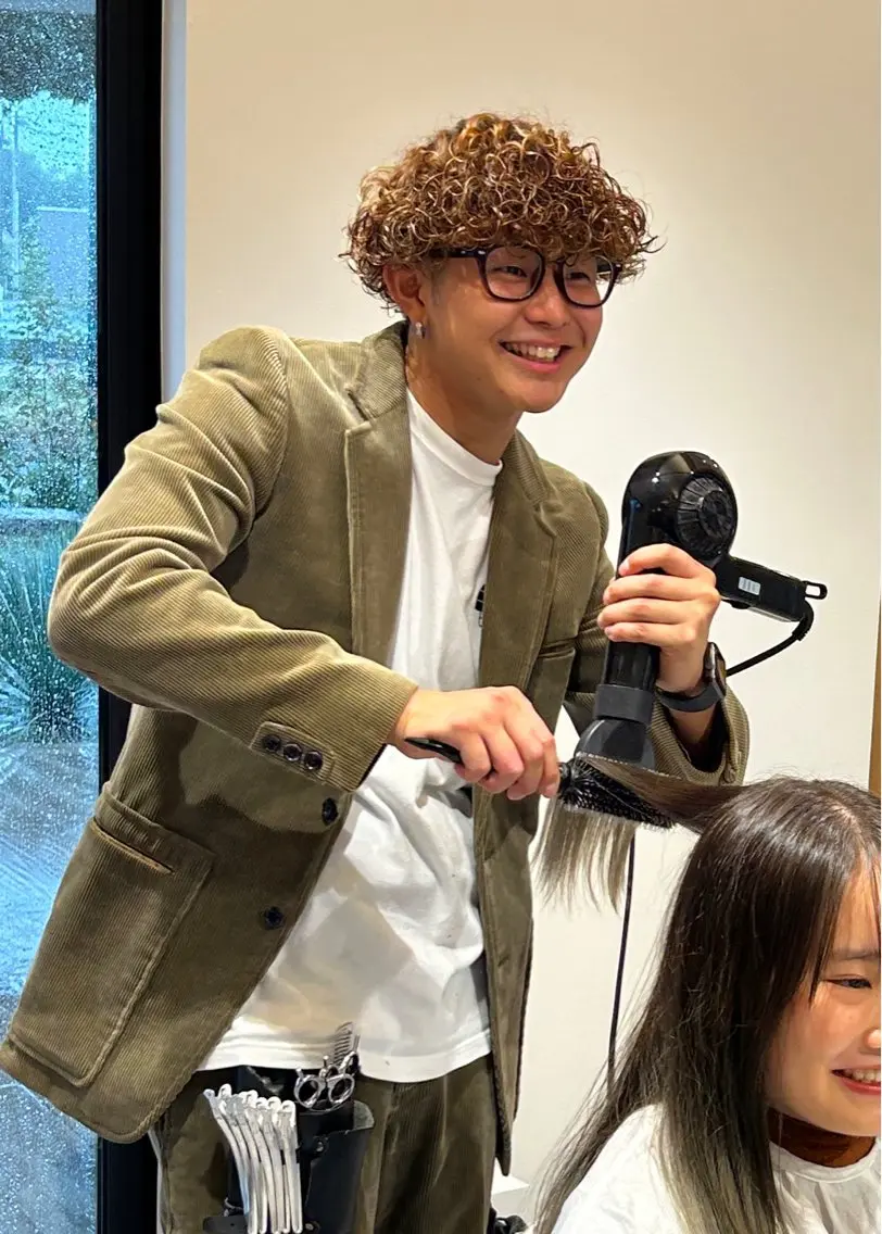 【お出かけ前におすすめ】シャンプーブロー❗️極上のシャンプー🧴　おでかけ前にもピッタリ　アイロンやコテ仕上げ＋550円の写真